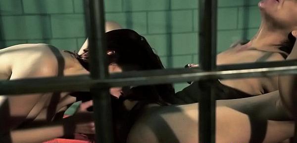  Lesbo prisoners fingerfucking in their cell